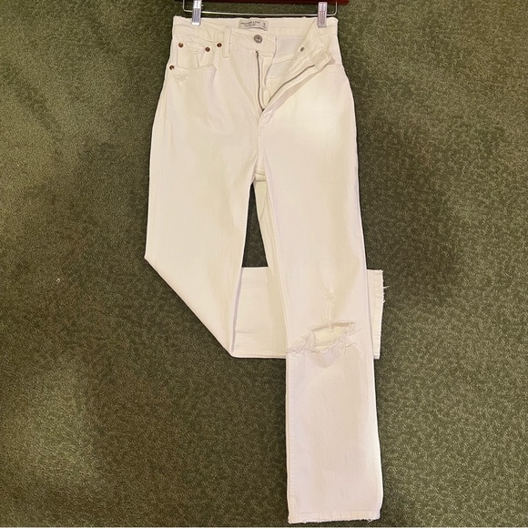 Abercrombie & Fitch
The Ankle Straight
Ultre High Rise - Picture 5 of 5